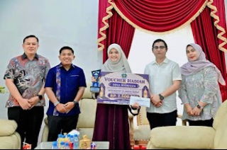 Wali Kota Sibolga Serahkan Bonus dan Hadiah Umrah Untuk Pemenang MTQ