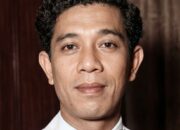 TOKOH ASAL MALUKU YANG MENYEMPURNAKAN LAMBANG GARUDA PANCASILA .