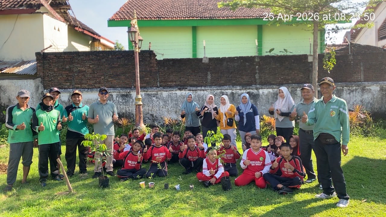 Tanam Hari Ini, Petik Manfaat Nanti: SDN Japan Sooko Hijaukan Bareng Siswa Peringati Hari Bumi 2026 di RTH