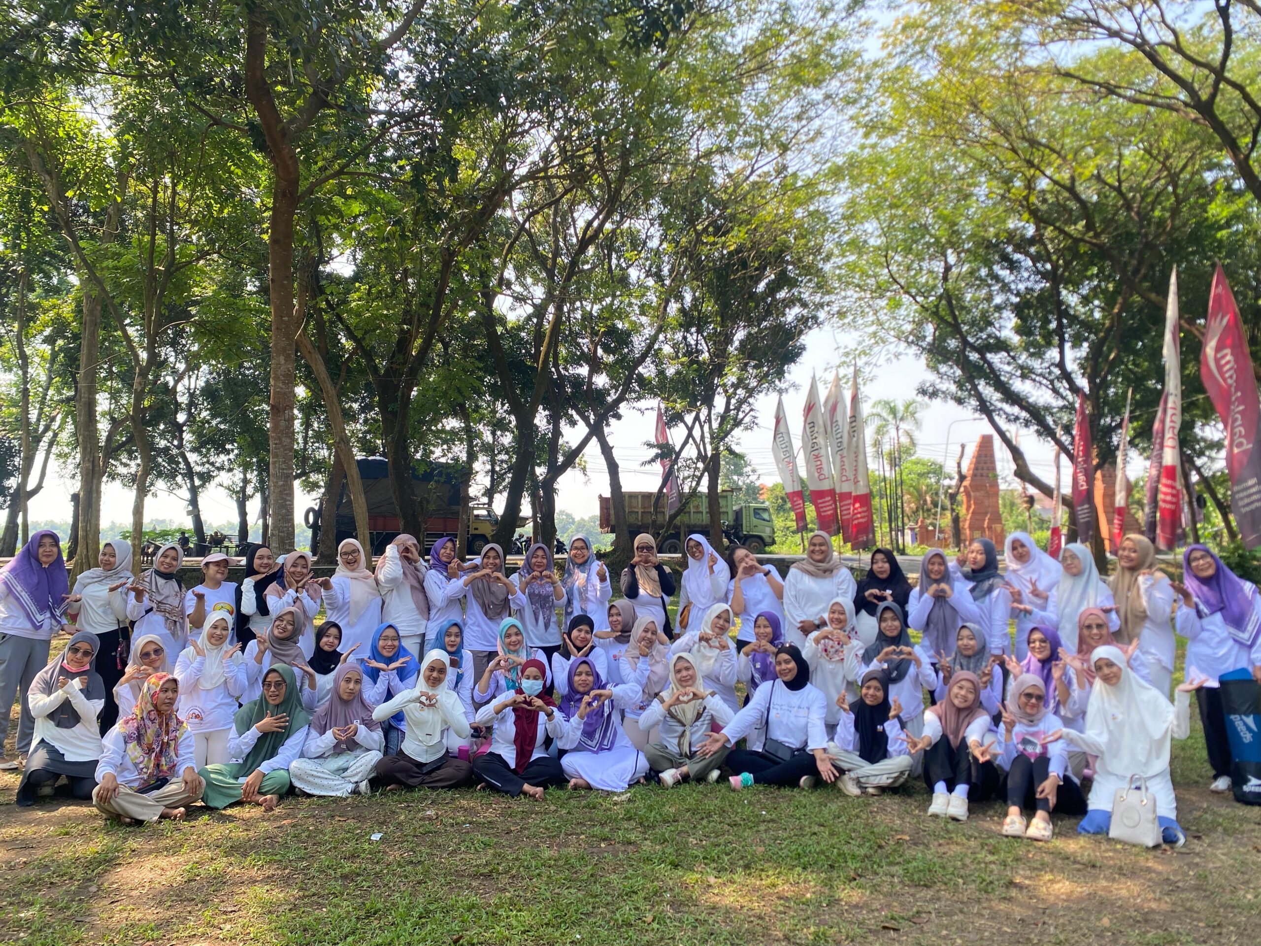Sinergi Yoga dan Depth Therapy: Langkah Proaktif Perempuan Bahagia Community dalam Menjaga Kesehatan Mental Masyarakat