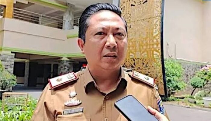 Menanti Surat di Atas Meja: Mengapa Tersangka Korupsi Masih Menjabat Sekda Lampung Tengah?