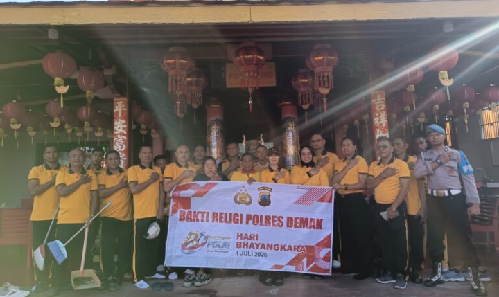 Sambut Hari Bhayangkara Ke-80, Polres Demak Gelar Bakti Religi di Masjid Agung Demak