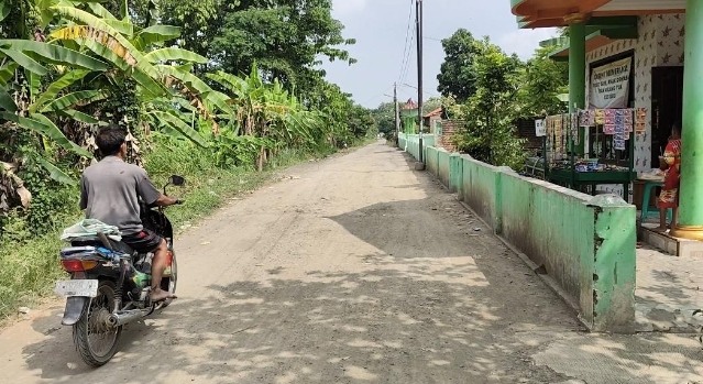 Jalan Dukuhturi–Kepandean Rusak Parah, Warga Desak Pemkab Tegal Segera Lakukan Perbaikan