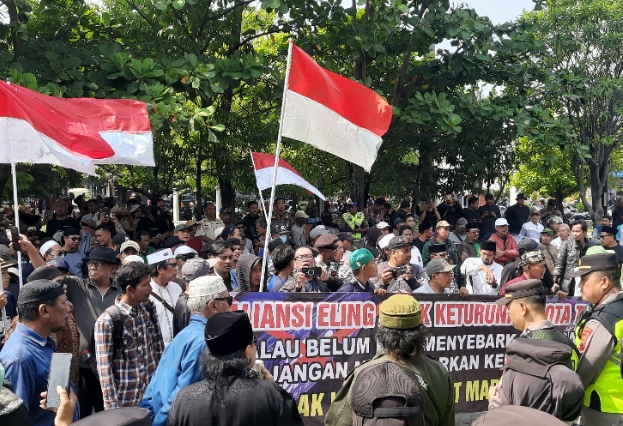 Ratusan Warga Tolak Operasional Tempat Hiburan Malam di Kota Tegal, Sampaikan Aspirasi ke DPRD