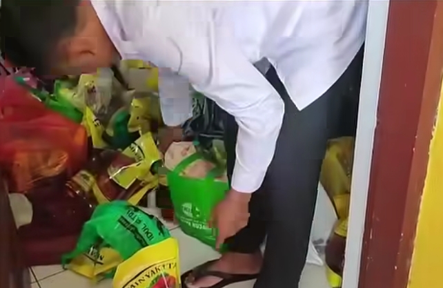 Bingkisan Minyakita Diduga Terkontaminasi, Warga Kembalikan Produk Berbau Solar; Disdagperinnaker Gerak Cepat Tarik Peredaran