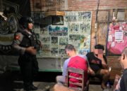 Tiga Orang Diamankan Polisi usai Diduga Pesta Miras Oplosan di Kampung Baru Solo