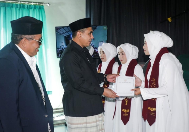 Pemprov Jateng Salurkan Bisyaroh untuk Penghafal Kitab Suci, Gus Yasin Tegaskan Apresiasi Lintas Agama