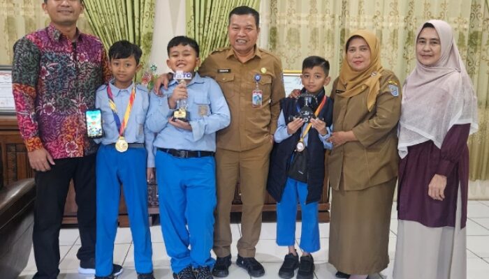 Tiga Siswa SD Muhammadiyah Slawi Harumkan Nama Indonesia, Raih Juara di World Robotics for Peace ke-16 di Malaysia