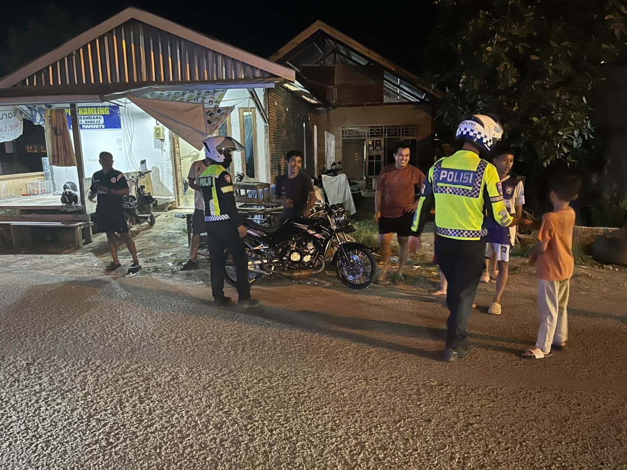 Prioritaskan Keamanan dan Keselamatan Malam Hari, Ditlantas Polda Sulbar Masifkan Patroli di Titik Rawan