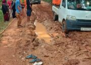 Viral di Facebook: Warga Ogan Ilir Geram Jalan Rusak Parah, Kritik Keras Bupati Hingga Ancam Golput