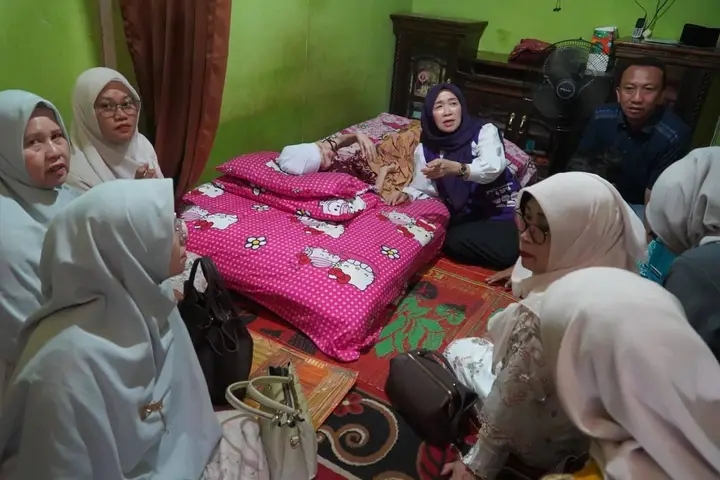 HESTI HARIS SOSIALISASIKAN GERAKAN JAMBI BERSHOLAWAT DI KOTA SUNGAI PENUH