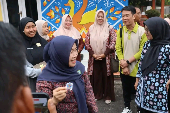 Kunjungi CBC Mawaddah Warrahmah, Bunda PAUD Hesti Haris Tegaskan Komitmen Tingkatkan Edukasi Pemahaman Disleksia