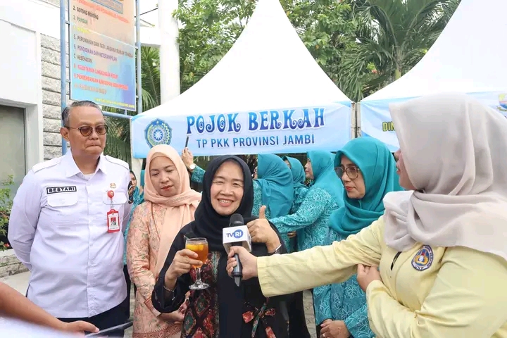 Rabu Berkah TP PKK Provinsi Jambi Bersama Disnakertrans, Edukasi Masyarakat tentang Pekerja Migran Indonesia yang Aman dan Legal