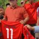 Ir.Pidel Hutahaean MM memberikan baju kostum olahraga dan Bola kaki dalam menyambut HUT RI Ke-81 Tahun
