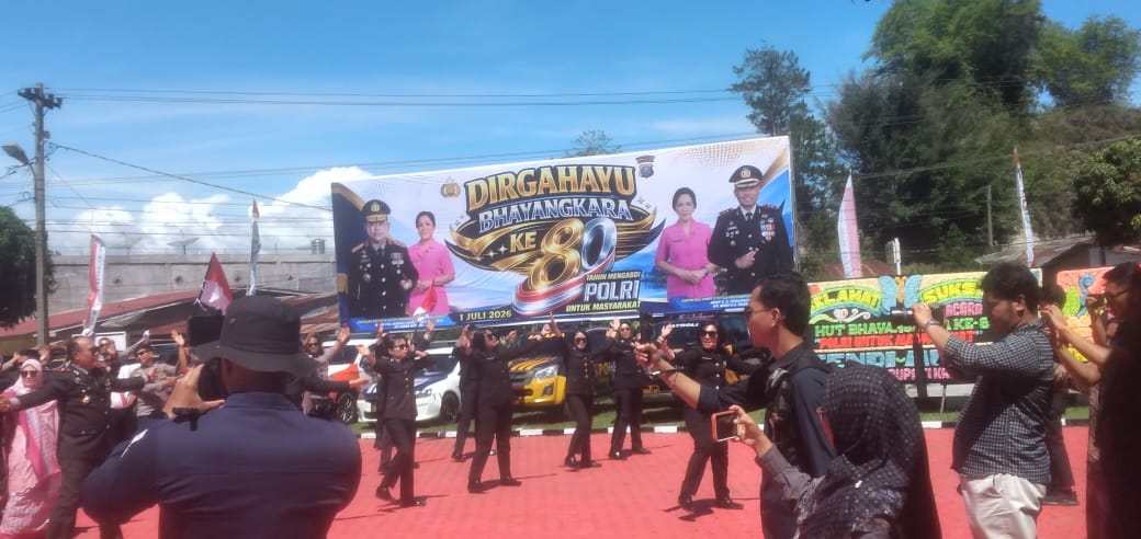 Suasana perayaan HUT Bhayangkara ke-80 di Polres Toba Penuh Khidmat