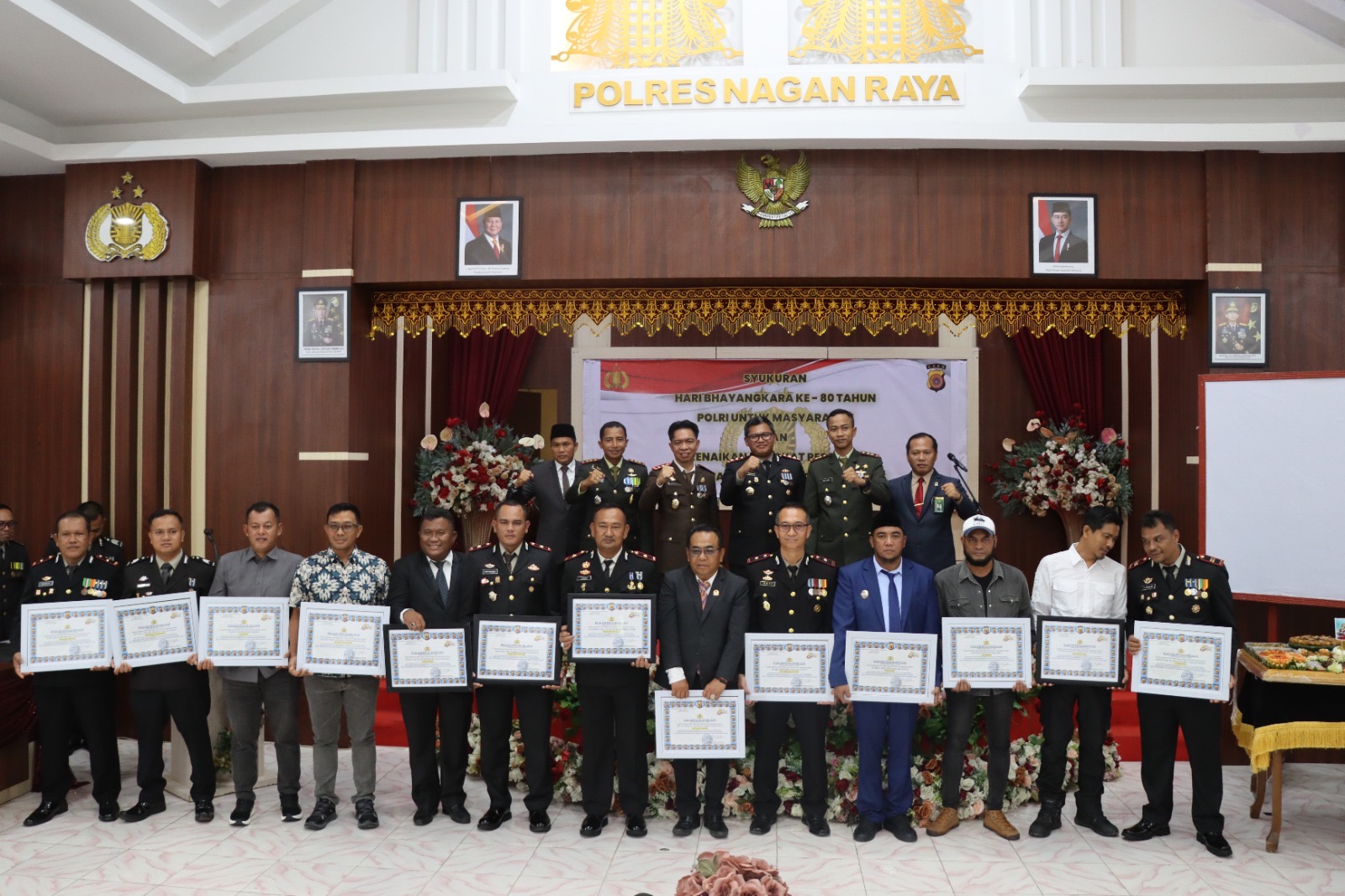 Semarak Hari Bhayangkara ke-80: Polres Nagan Raya Gelar Upacara, Syukuran, dan Berikan Apresiasi bagi Personel Berprestasi