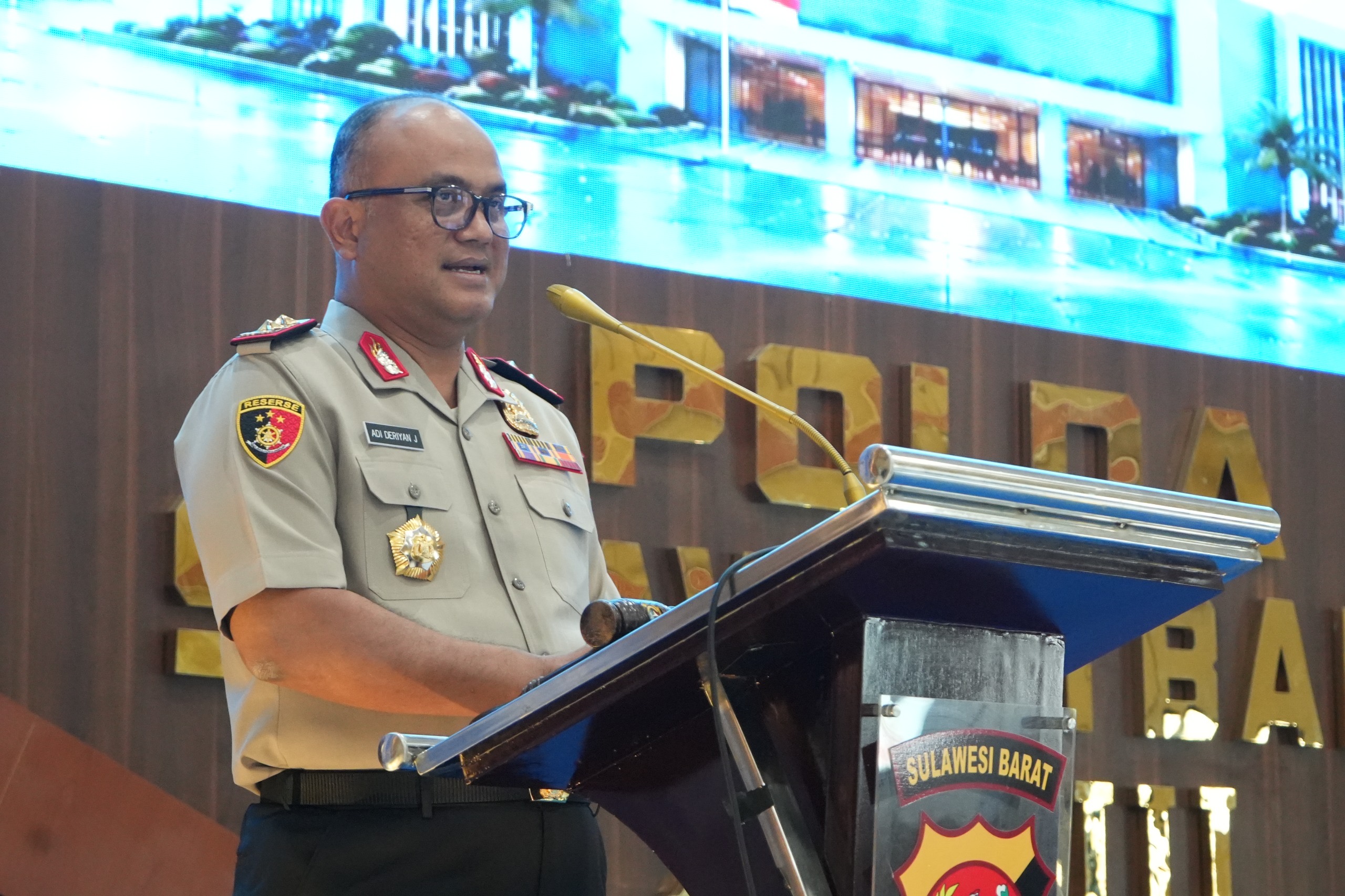 Kapolda Sulbar Buka Rakernis Lalu Lintas: Transformasi Pelayanan Berbasis Teknologi yang Menjunjung Nilai Kemanusiaan