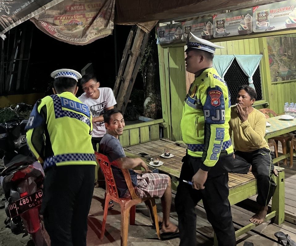 Patroli Rutin Malam Polantas Polda Sulbar: Pendekatan Humanis Wujudkan Rasa Aman dan Tertib Berlalu Lintas