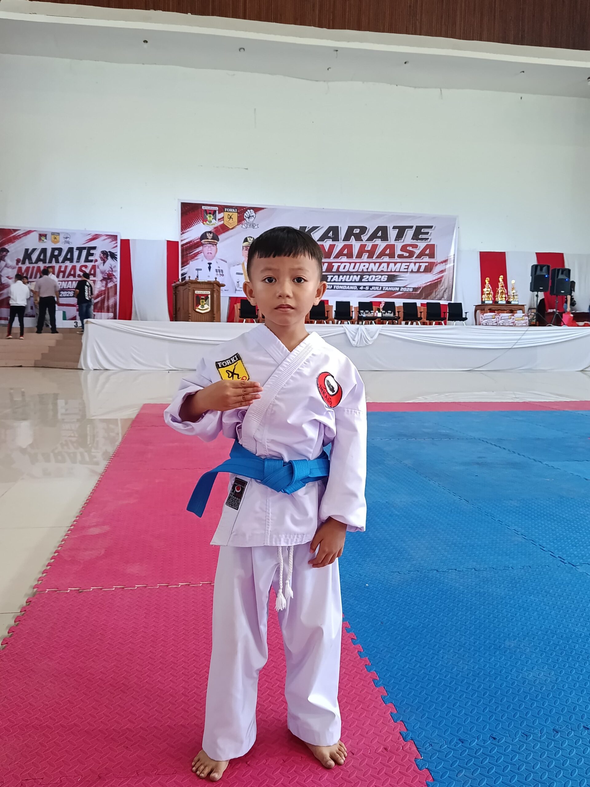 Tak Gentar Meski Bertubuh Mungil, Elgio Rantung Harumkan Nama Lansot di Karate Minahasa Open