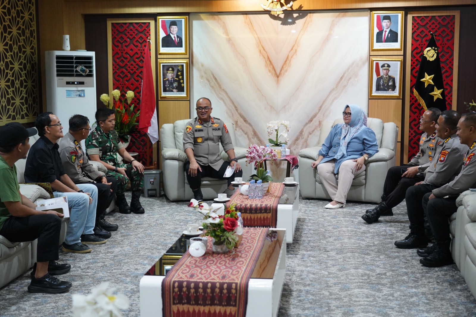 Kapolda Bersama Kadin Sulbar dan Korem 142 Perkuat Sinergi Sukseskan Festival Rakyat Nusantara 2026