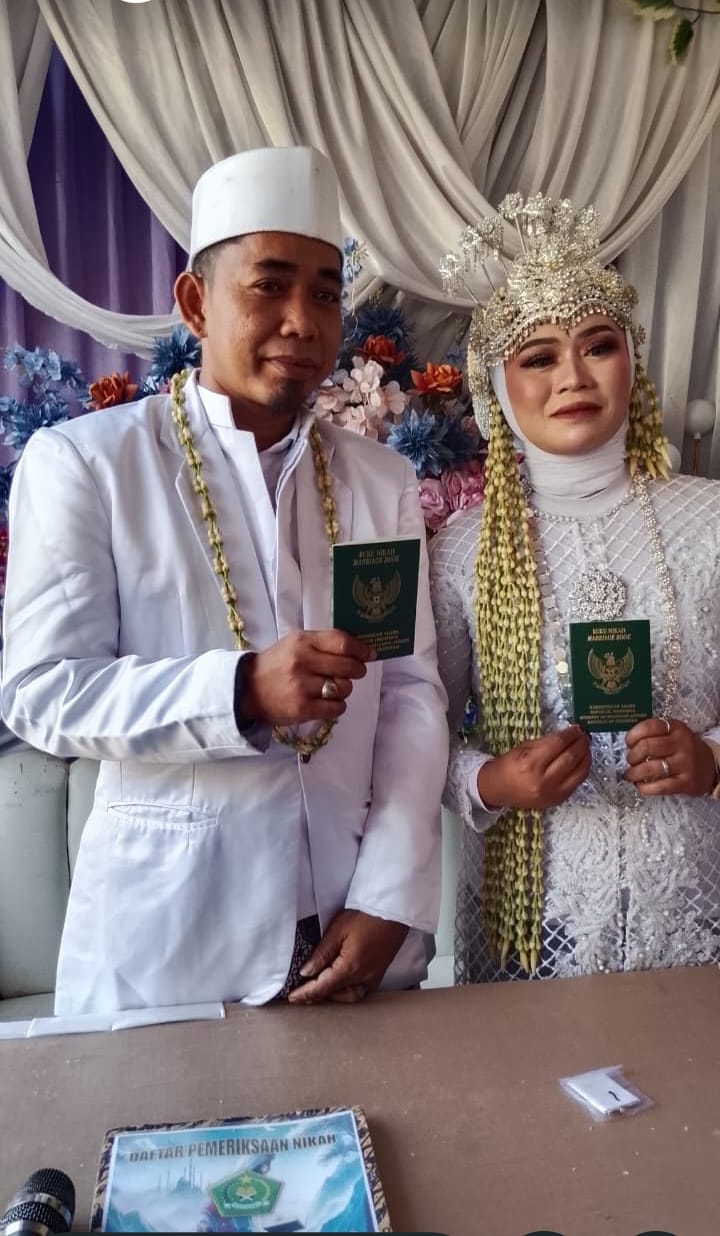 Cinta Bersemi dalam Kesederhanaan, Achmad Khotib dan Wiwin Winarti Resmi Menapaki Bahtera Rumah Tangga