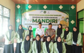 Kolaborasi Akademik dan Keagamaan: DPL IAIBAFA Serahkan 11 Mahasiswi PPL ke KUA Tembelang