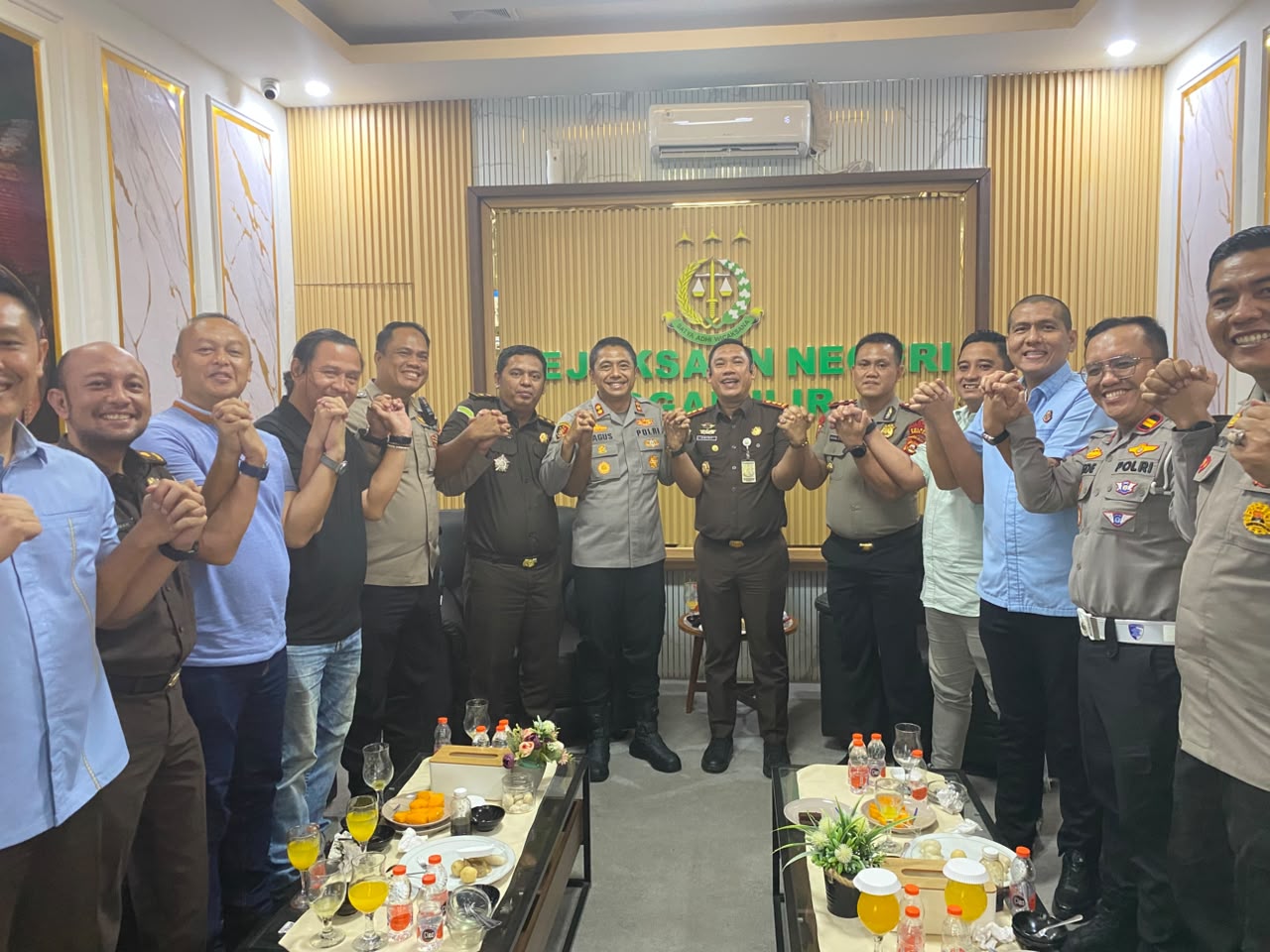 Kapolres Ogan Ilir Pererat Jalinan Silaturahmi dengan Kajari Ogan Ilir, Perkuat Sinergitas Penegakan Hukum