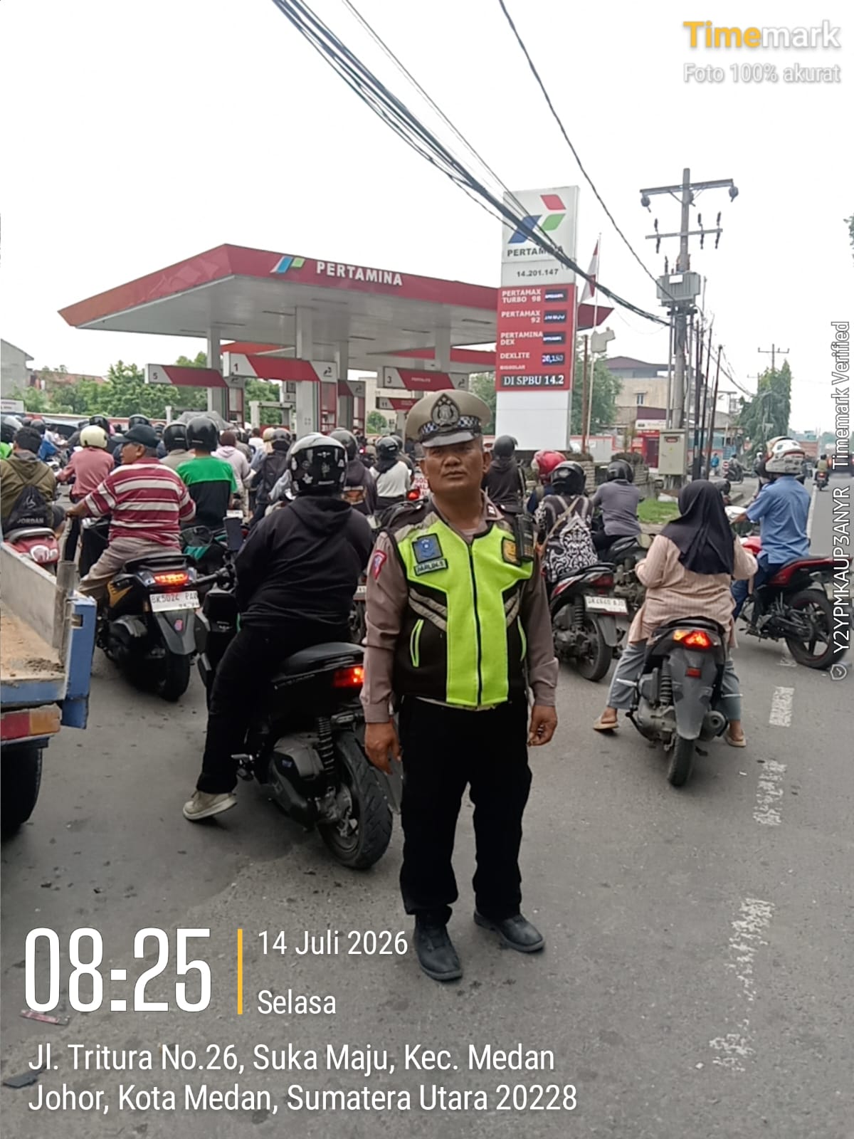 Pantau Stok BBM di Wilayah Deli Tua, Polsek Deli Tua Pastikan Antrian Warga Tetap Tertib dan Kondusif