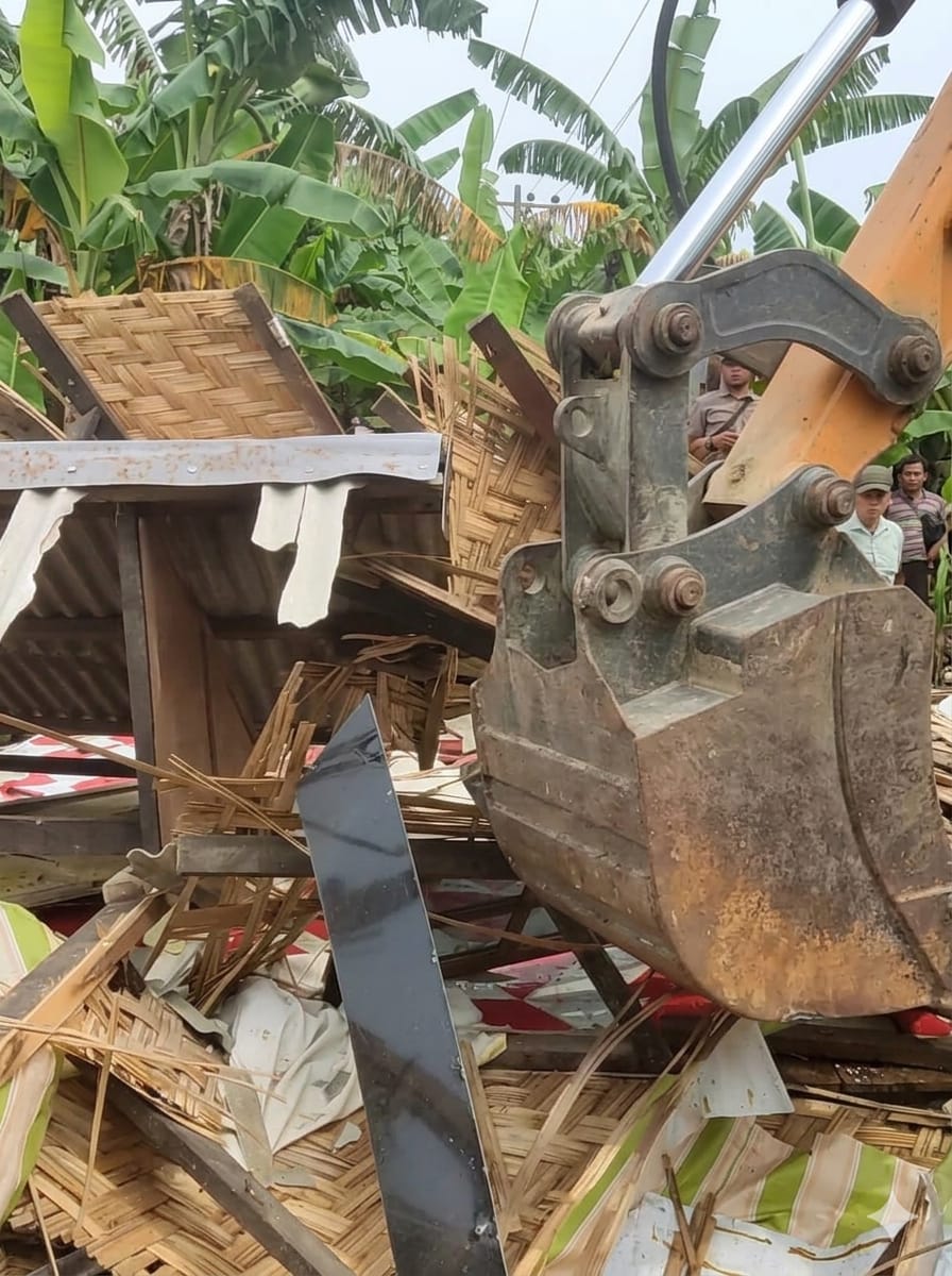 Warga Dusun III Desa Rugemuk Pertanyakan Kebijakan Pembongkaran Pondok Jaga oleh Satpol PP Deli Serdang, Presiden dan Kemenhut Diminta Turun Tangan Membantu Warga