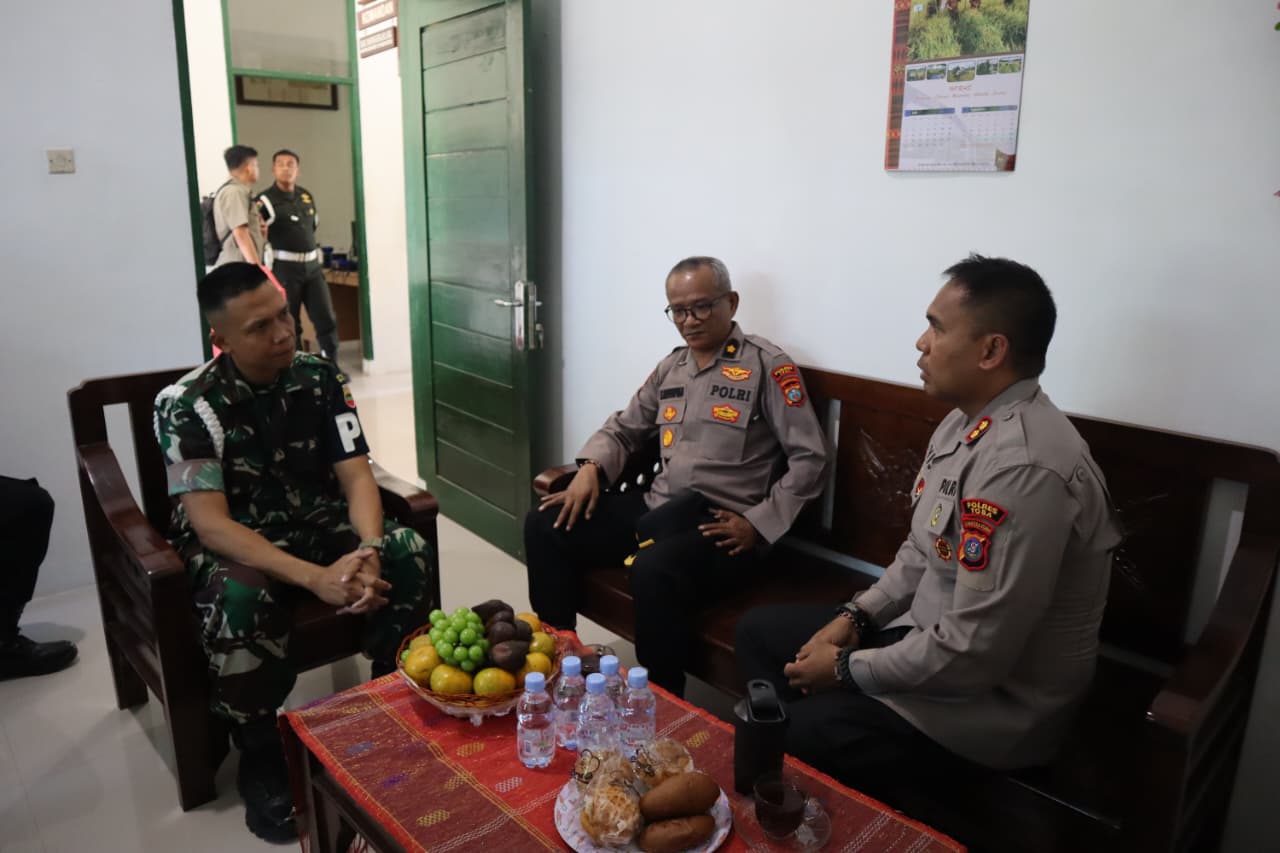 Perkuat Sinergitas TNI – Polri, Kapolres Toba Sambangi Subdenpom 1/2-6 Balige