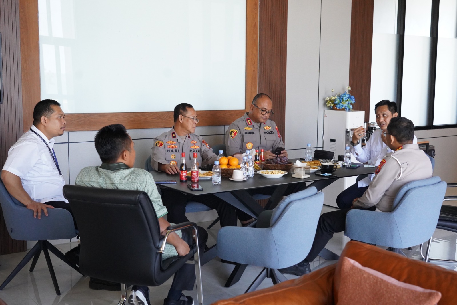 Kapolda Sulbar Kunjungi Bandara Tampa Padang: Eratkan Silaturahmi, Perkuat Sinergi, dan Dukung Penerbangan Ramai Penggerak Ekonomi Daerah