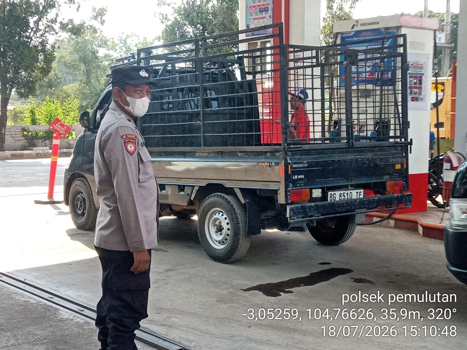 Polsek Pemulutan Gelar Patroli SPBU, Pastikan Stok BBM Aman dan Urai Kemacetan