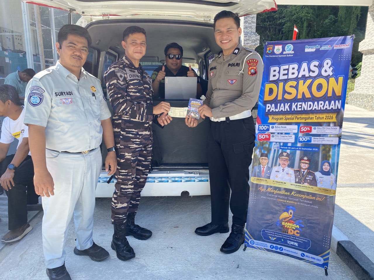 Hadir di Kampung Nelayan, SAMKEL Ditlantas Polda Sulbar Permudah Urusan STNK dan Pajak Kendaraan