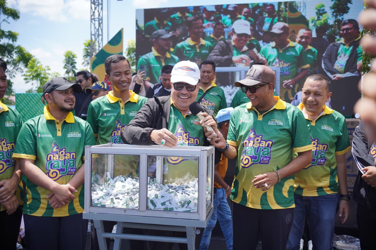 Bupati TRK Lepas Jalan Sehat HUT Ke-24 Nagan Raya, Antusiasme Warga Tembus 15Ribu Peserta
