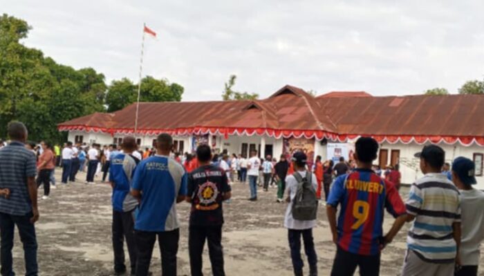 DALAM RANGKA HUT KE-18 KABUPATEN MALUKU BARAT DAYA: BUPATI DAN SELURUH PEGAWAI PEMDA GELAR JALAN SANTAI DAN SENAM BERSAMA