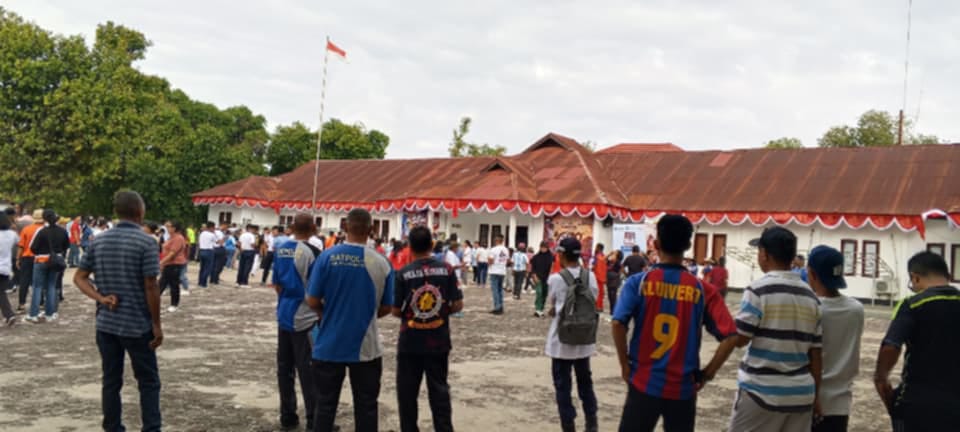DALAM RANGKA HUT KE-18 KABUPATEN MALUKU BARAT DAYA: BUPATI DAN SELURUH PEGAWAI PEMDA GELAR JALAN SANTAI DAN SENAM BERSAMA
