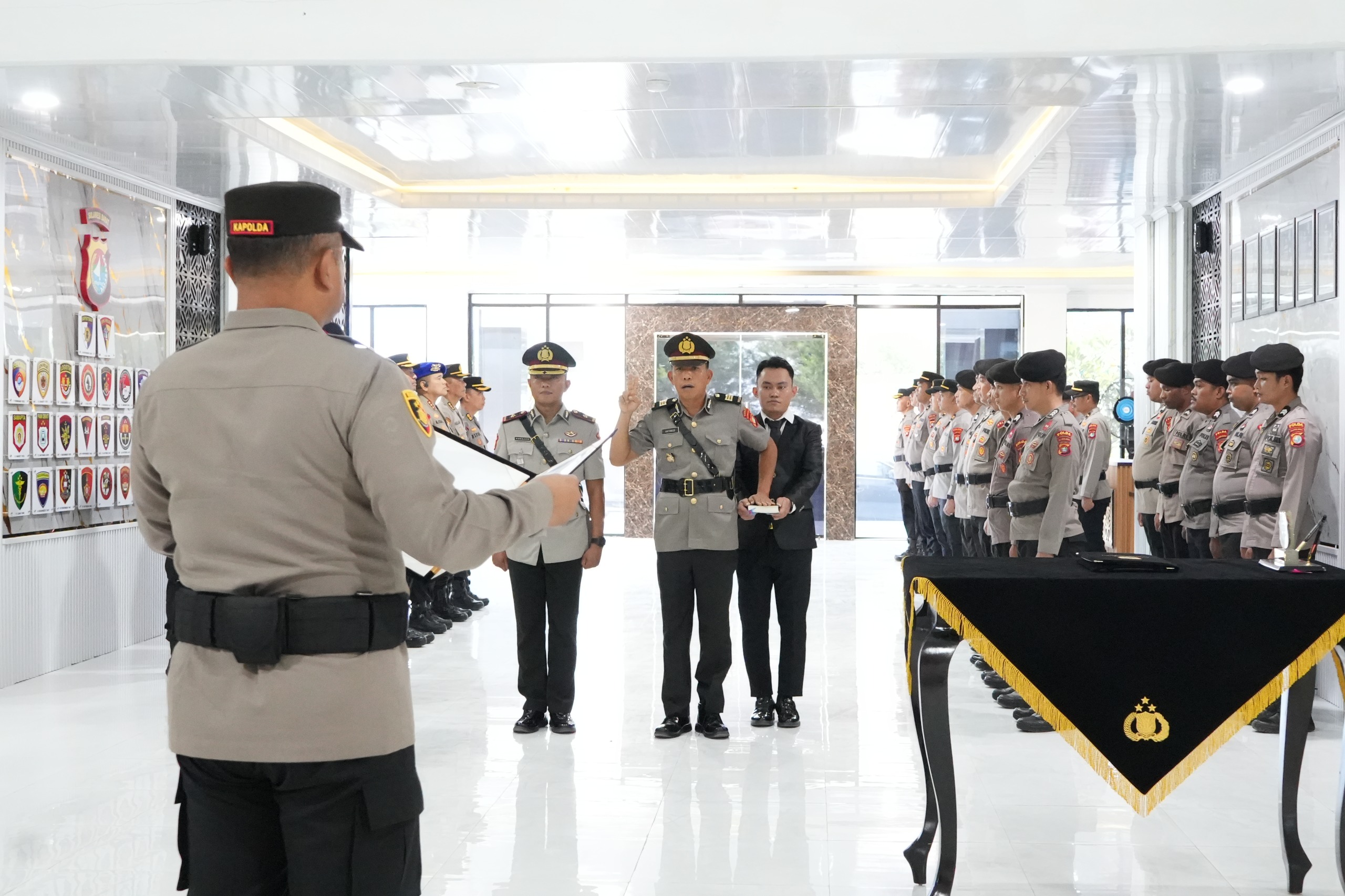 Pergantian Ka Yanma: Kapolda Sulbar Ingatkan Jaga Kepercayaan dengan Integritas