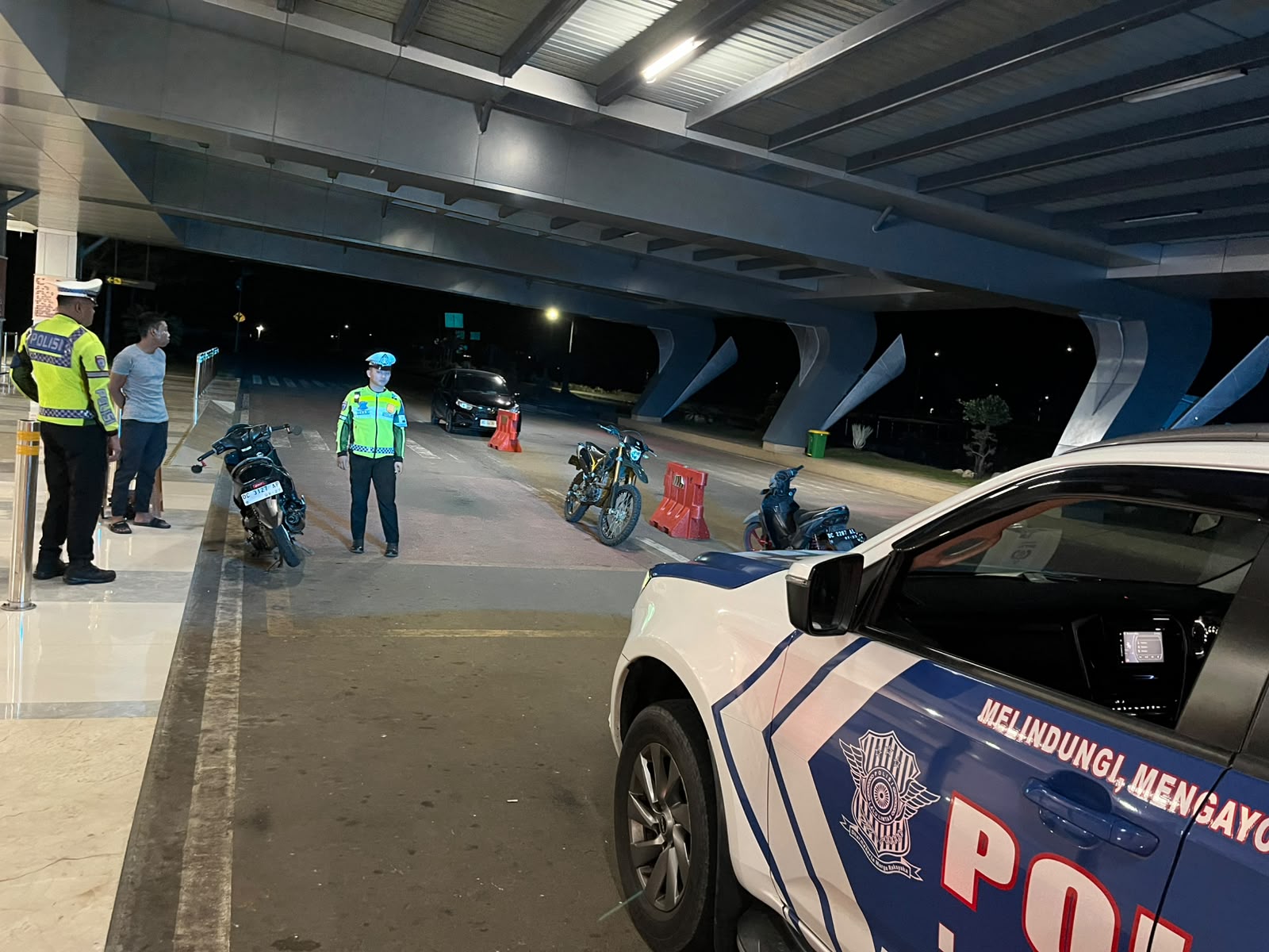 Perkuat Patroli Malam, Komitmen Ditlantas Polda Sulbar Jaga Kamseltibcarlantas Sepenuh Hati