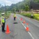 Respon Cepat Jalan Amblas di Lumban Julu,Polres Toba Kawal Perbaikan Jalan Hingga Tuntas