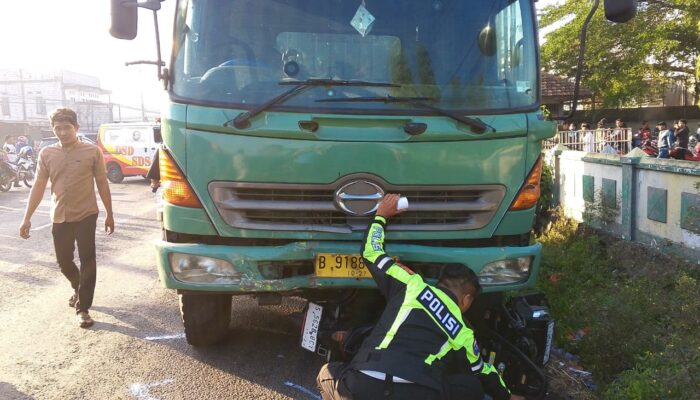 Tragedi Pagi Di Depan Samsat Jombang: Truk Oleng Hantam Pedagang Dan Motor, 2 Buruh Pabrik Meninggal Dunia