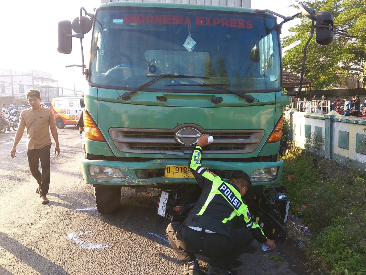 Tragedi Pagi Di Depan Samsat Jombang: Truk Oleng Hantam Pedagang Dan Motor, 2 Buruh Pabrik Meninggal Dunia