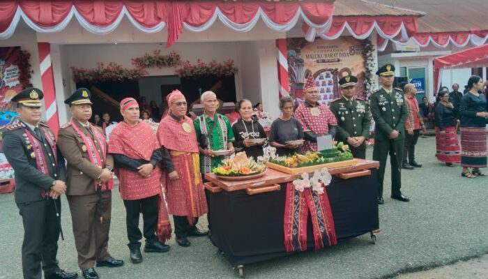 UPACARA HUT KE-18 KABUPATEN MBD DENGAN TEMA “BERKARYA BERSAMA MBD SEMAKIN BERDAYA”, BUPATI TEGASKAN PEMBANGUNAN UTAMAKAN MANUSIA DAN HARAPAN