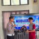 Polantas Karib Polda Sulbar Sapa Pelajar di SMAN 2 Mamuju: Pengenalan E‑Teguran dan Berbagi Helm Gratis