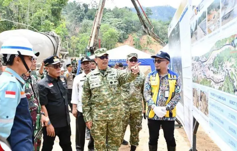 Bupati TapTeng Masinton Pasaribu Dampingi Tim Supervisi Pusat Tinjau Progres Penanganan Pascabencana Di TapTeng