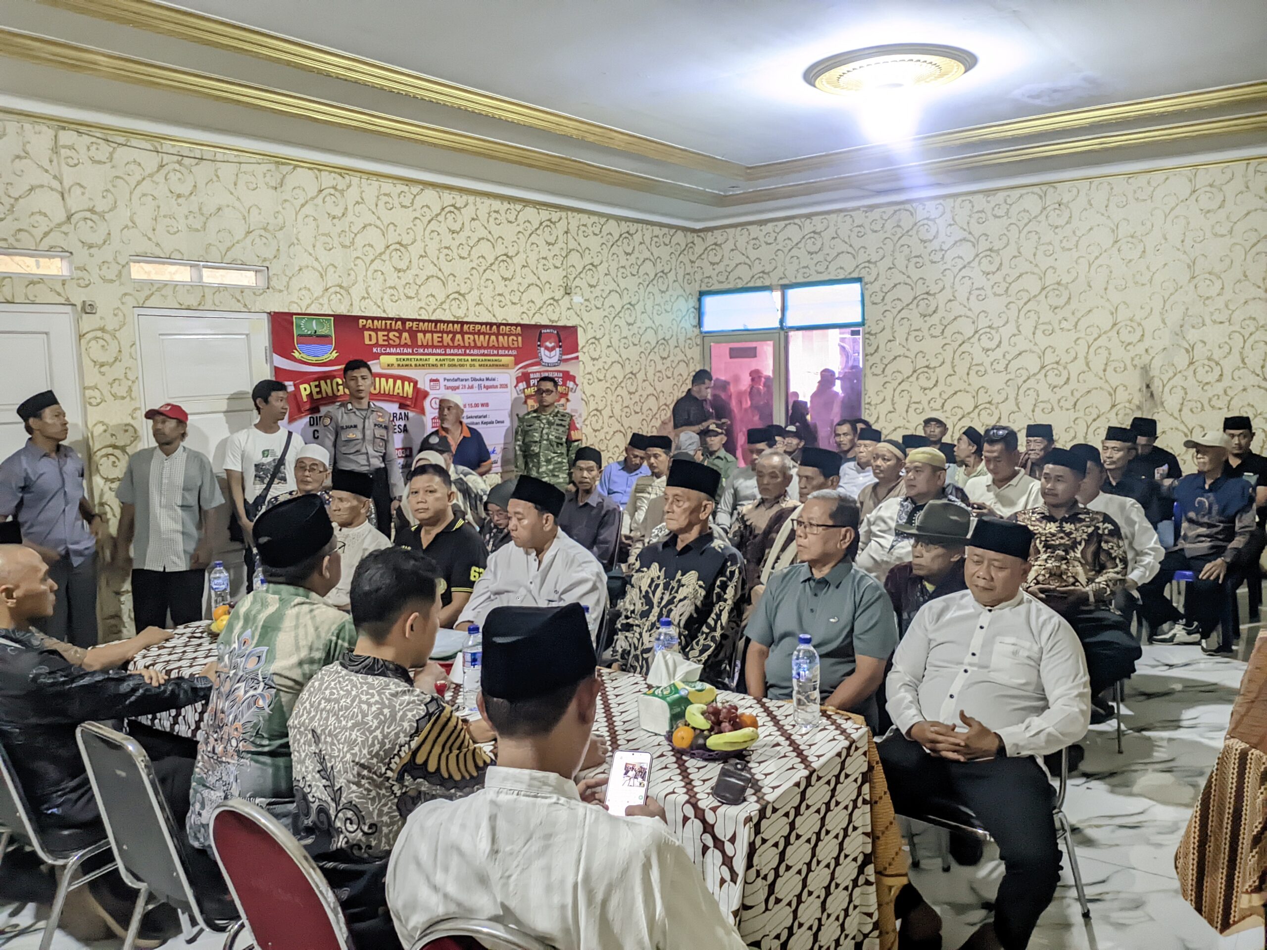 Subur Rusnandi.,AMTrD Daftar Sebagai Calon Kepala Desa Mekarwangi Di Kawal Ratusan Simpatisan.