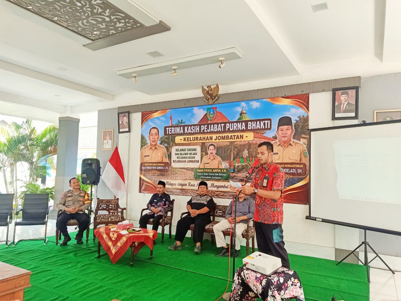 Apresiasi Pengabdian dan Semangat Baru, Kelurahan Jombatan Gelar Acara Pelepasan dan Penyambutan Pejabat