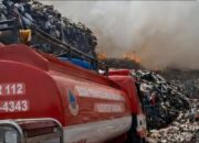 Kebakaran Melanda TPA Jatiwaringin, 15 Hektar Area Terbakar hingga Capai Fasilitas Geomembran
