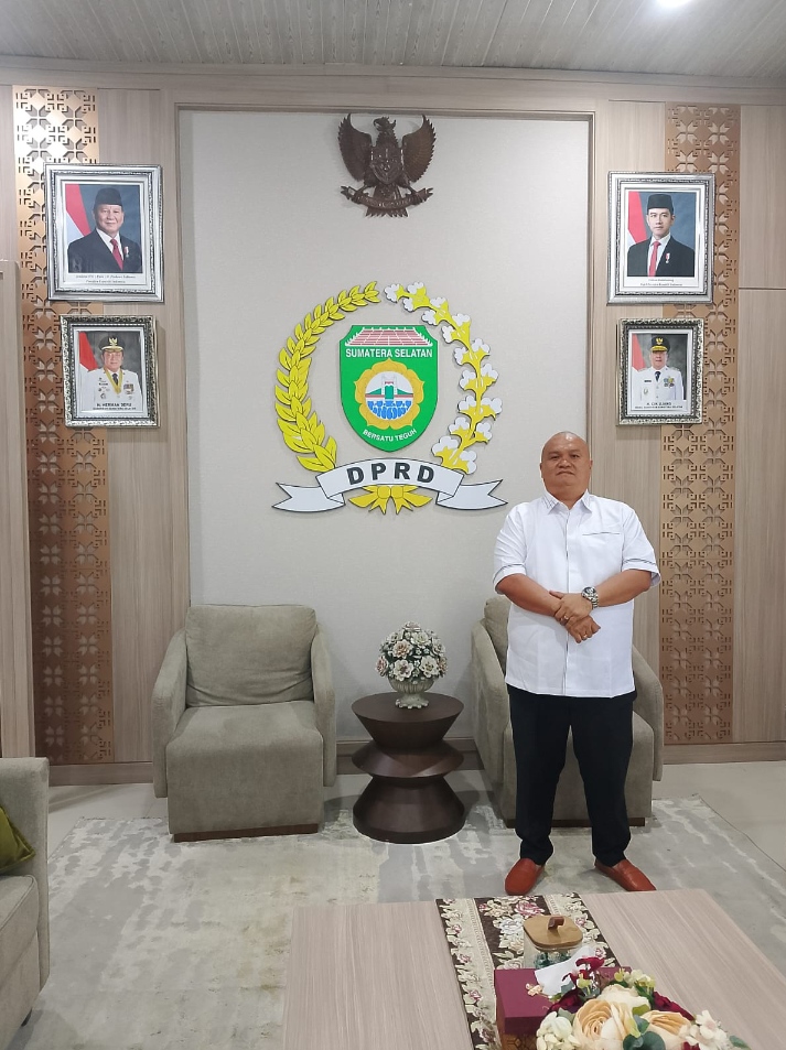 Anggota DPRD OKU fraksi Partai Nasdem Martin Arikardi S.H,,M.H Ucapkan Selamat HUT Bhayangkara ke-80. Harapkan Polri Semangkin Profesional dan Dicintai Rakyat