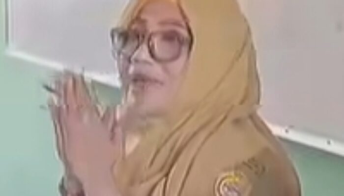 Viral Kisah Hasrianti: 6 Tahun Tanpa Gaji, Tetap Setia Mengajar . Murid