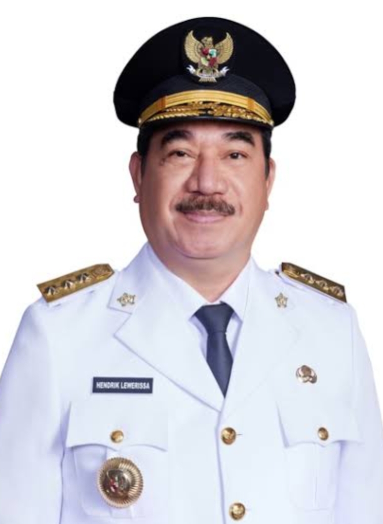 SEMUA UNTUK RAKYAT: KEPEMIMPINAN GUBERNUR HENDRIK LEWERISSA, SOSOK SEDERHANA YANG SELALU HADIR DAN PERJUANGKAN KEMAJUAN MALUKU